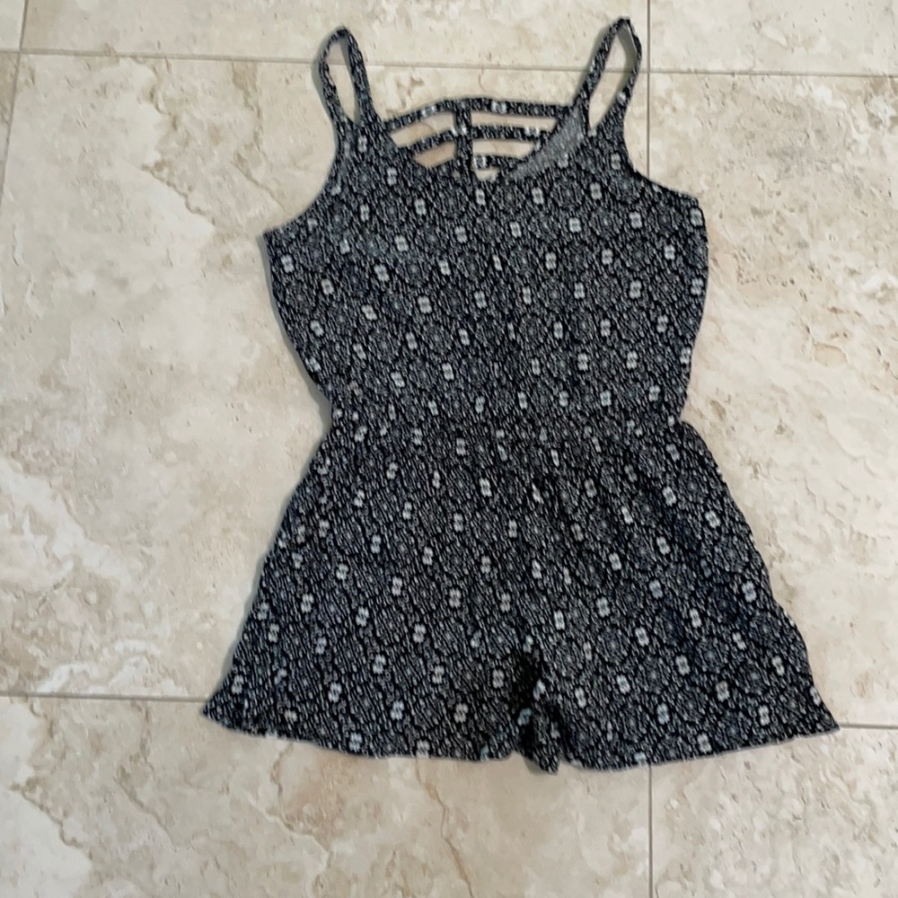 Size M black and white romper